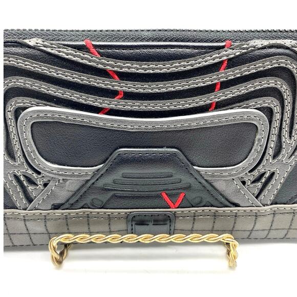 Loungefly Star Wars‎ Kylo Ren Cosplay
Zip Around Wallet - Picture 2 of 8